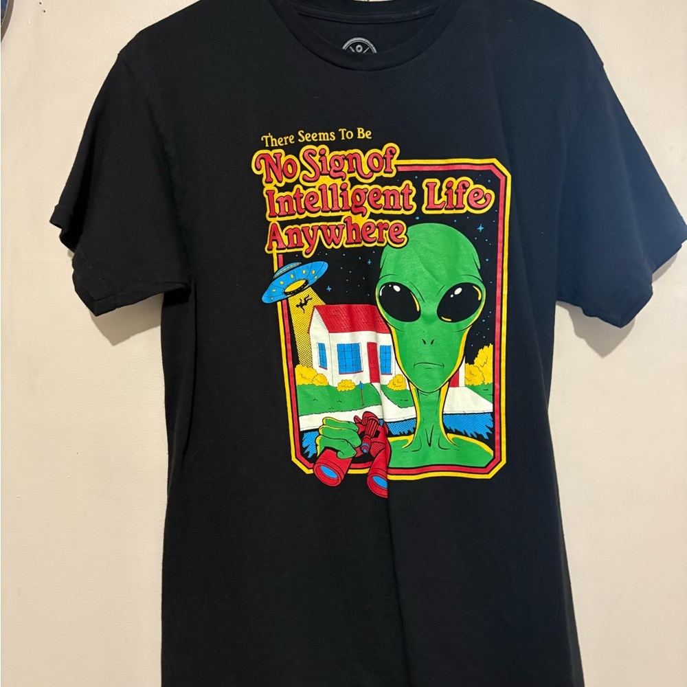 No Sign of Intelligent Life Anywhere Graphic Tee - Black